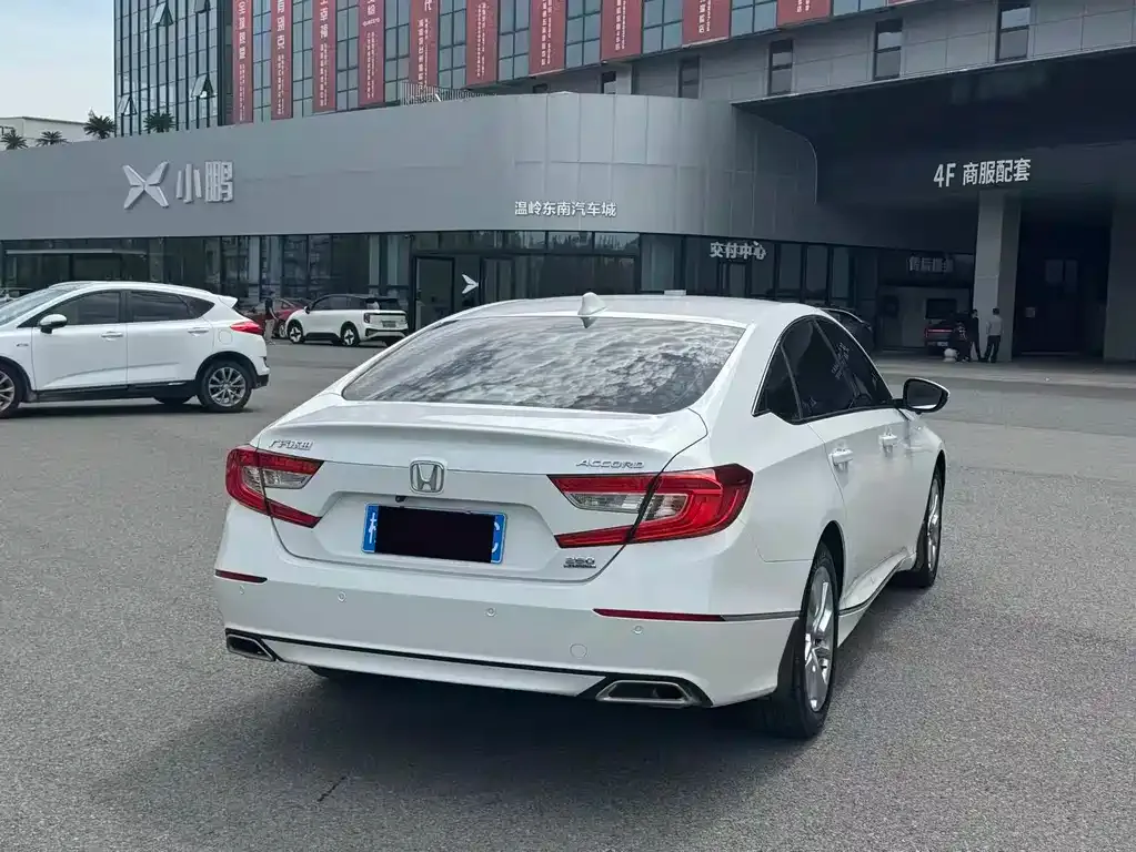 Honda Accord — фото 6