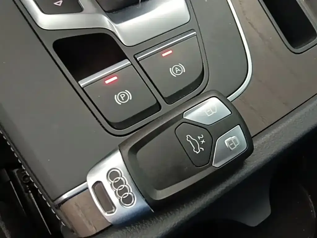 Audi Q5L 2023 из CN, фото 3