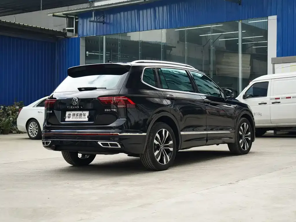 Volkswagen Tiguan L — фото 8