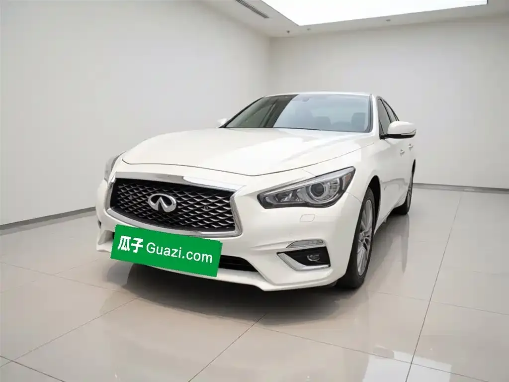 Infiniti Q50L