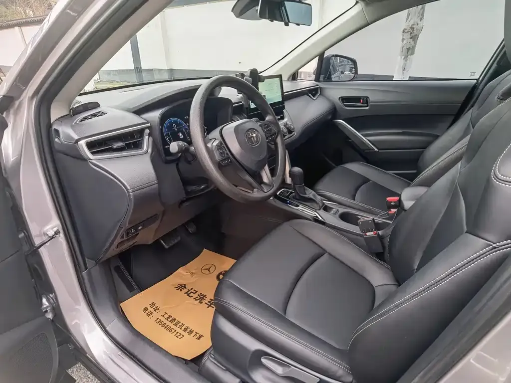 Toyota Corolla Cross — фото 8