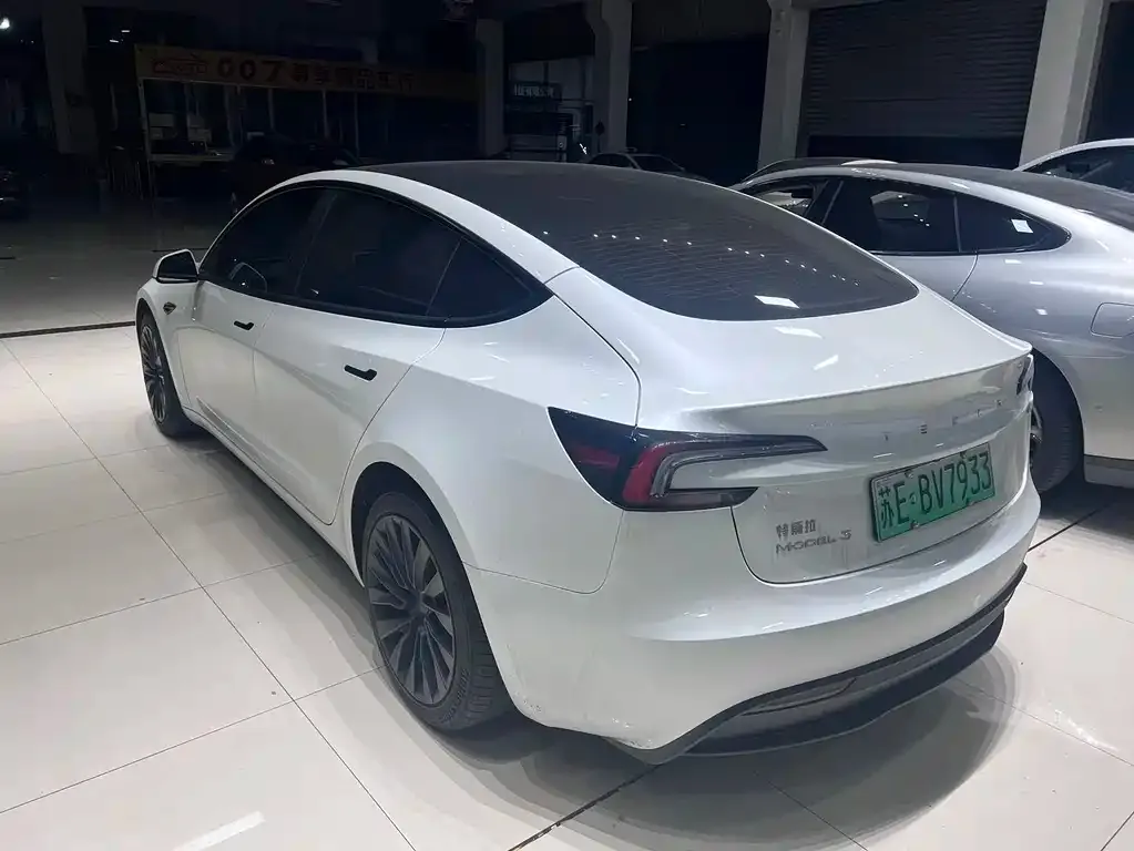 Tesla Model 3 — фото 4