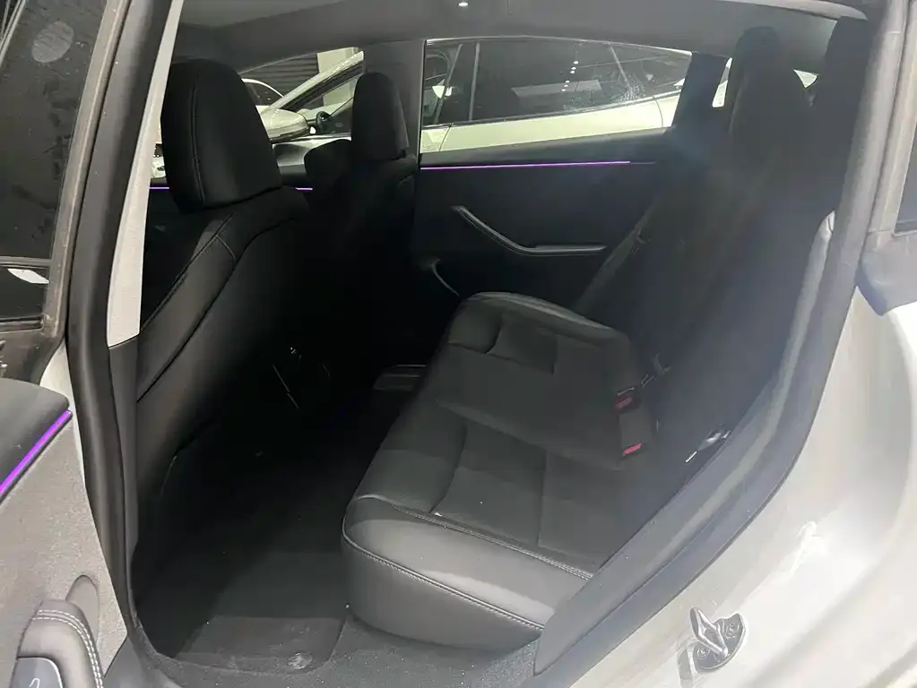 Tesla Model 3 — фото 3