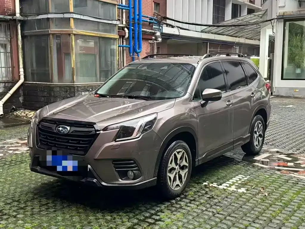 Subaru Forester — фото 1