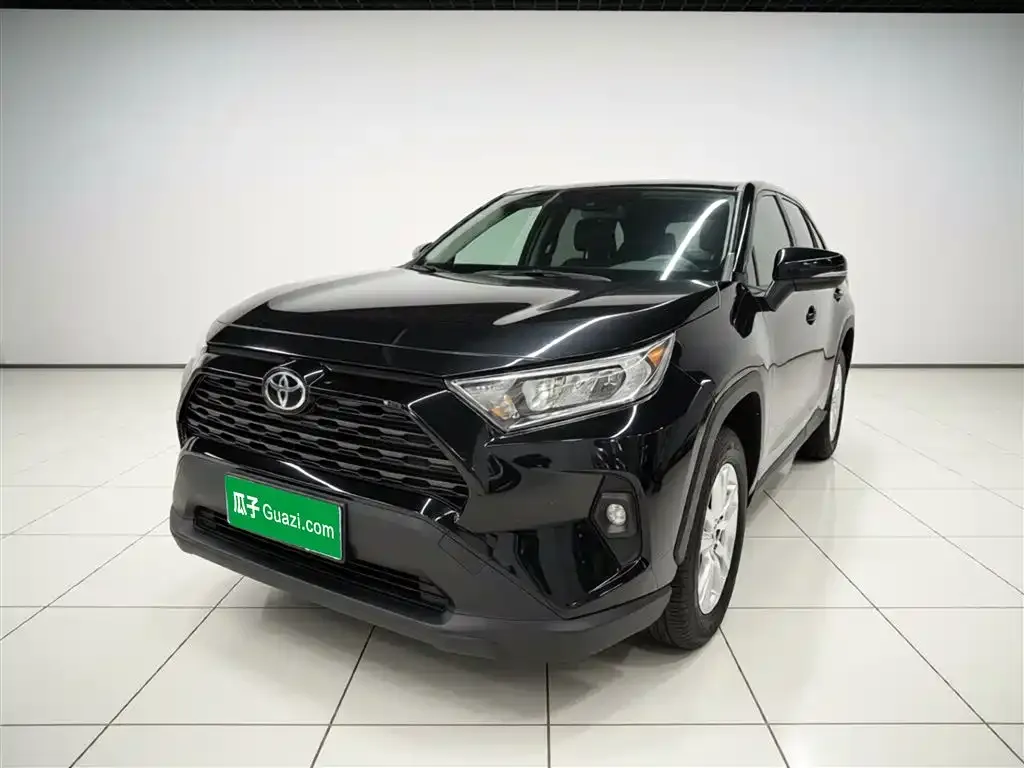 Toyota RAV4 — фото 7
