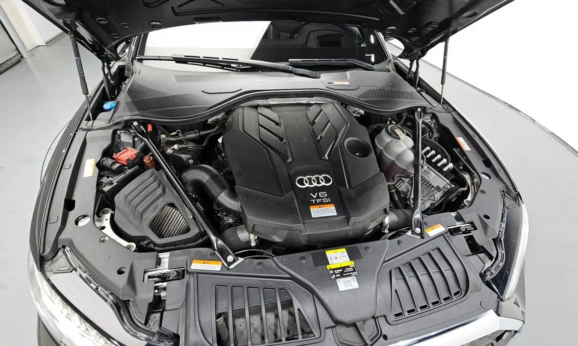 Audi A8 — фото 9