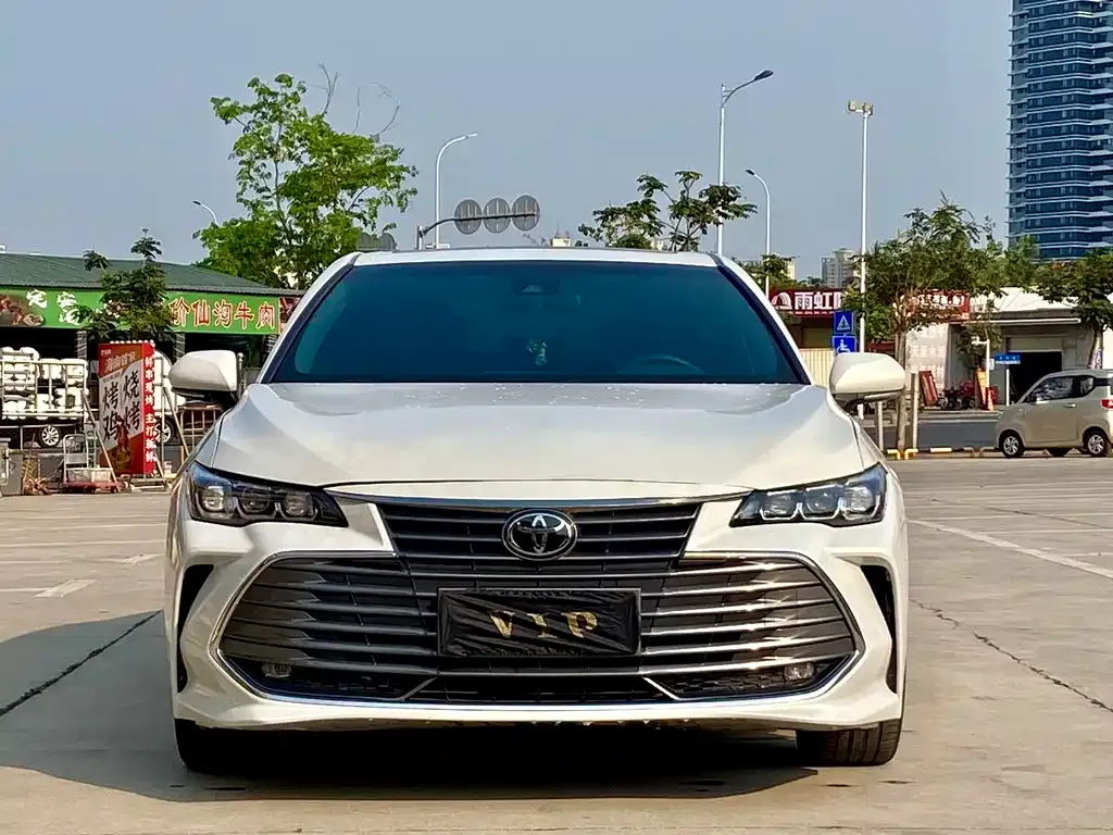 Toyota Avalon — фото 10