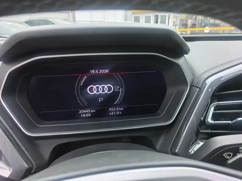 Audi Q4 e-tron — фото 2