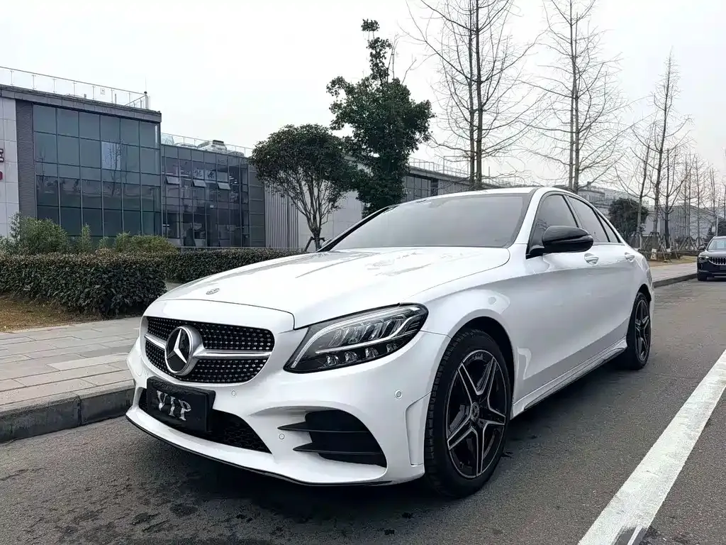 Mercedes-Benz C-Class — фото 1