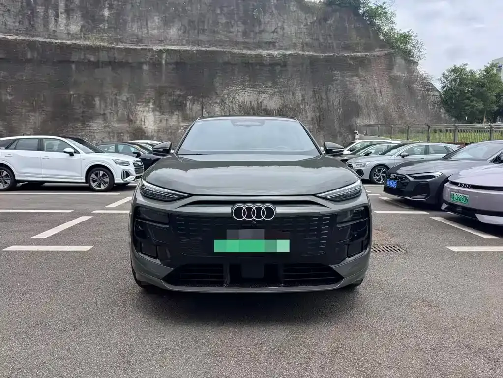 Audi Q6L e-tron