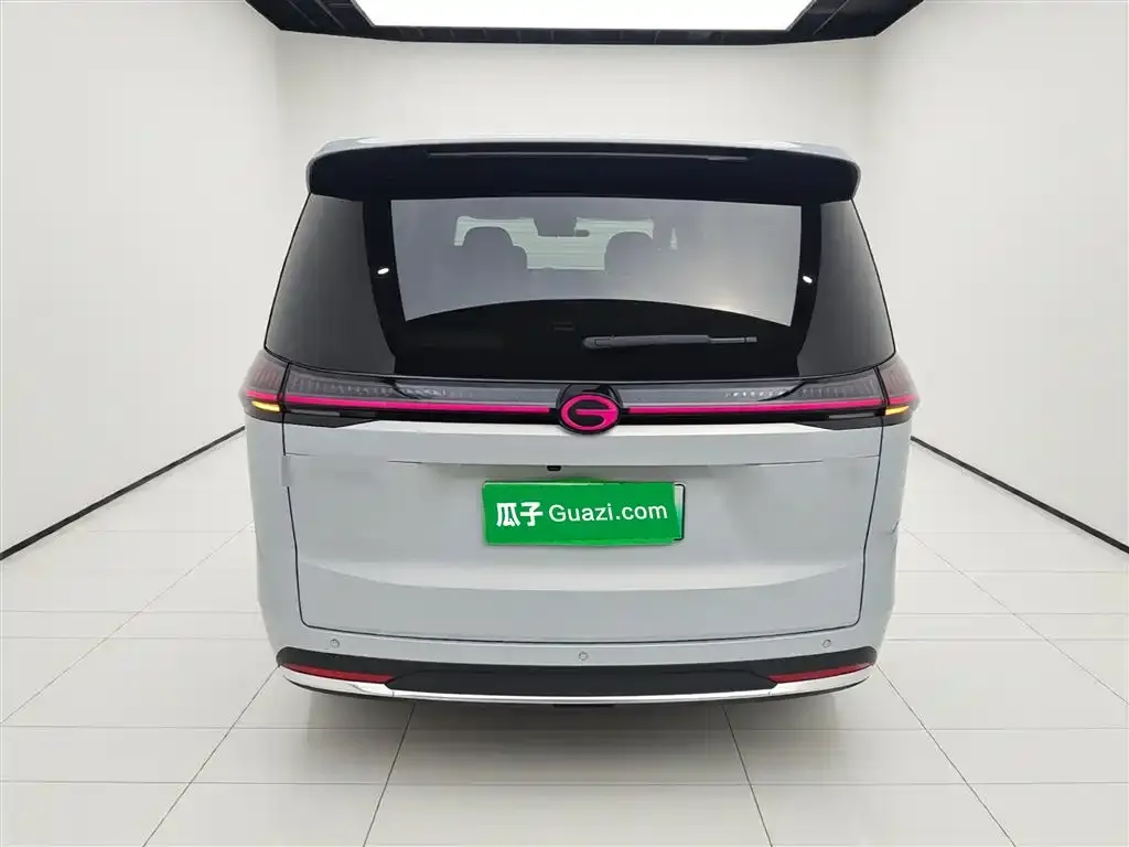 GAC Motor E8 Hybrid — фото 6