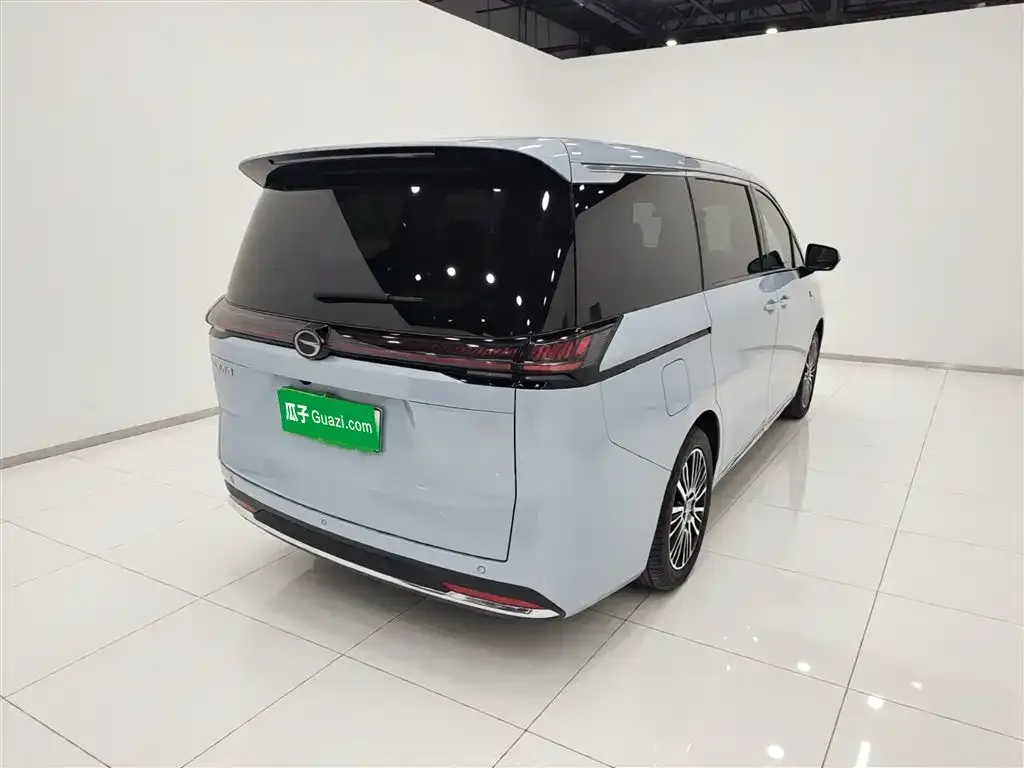 GAC Motor E8 Hybrid — фото 10