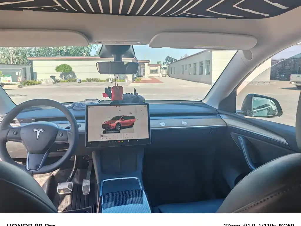 Tesla Model Y — фото 3
