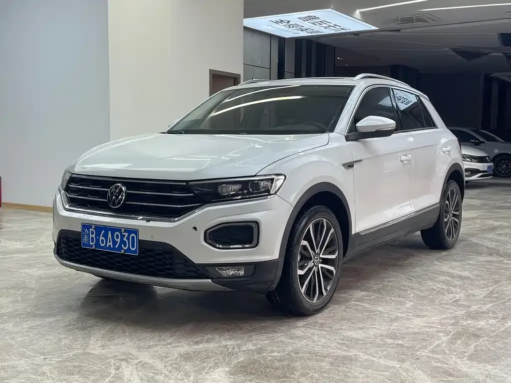 Volkswagen T-Roc — фото 1