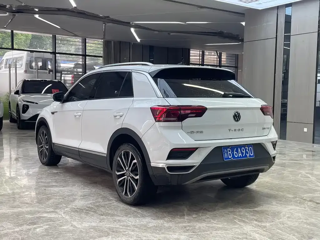 Volkswagen T-Roc — фото 4