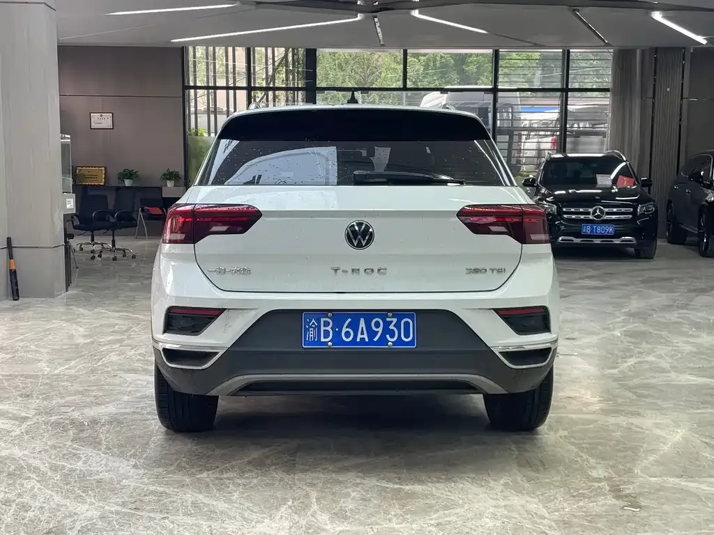 Volkswagen T-Roc — фото 10