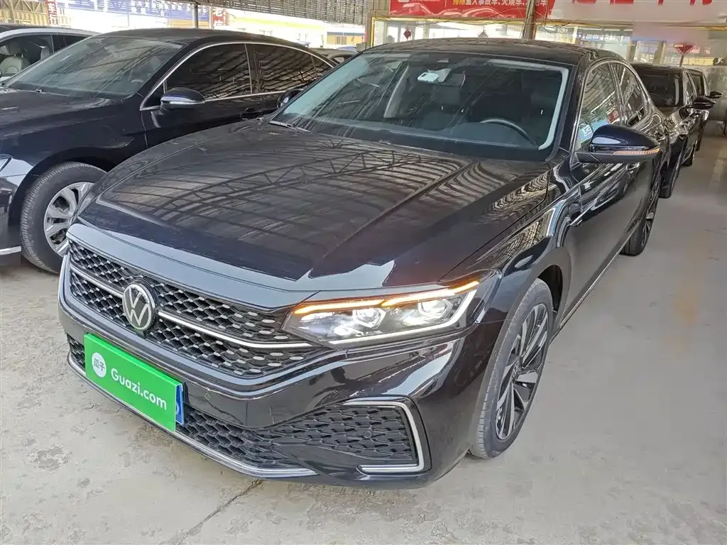 Volkswagen Passat — фото 1