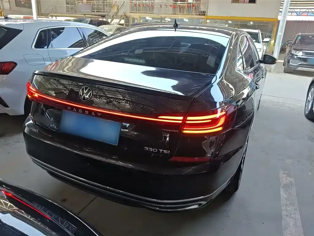 Volkswagen Passat — фото 6