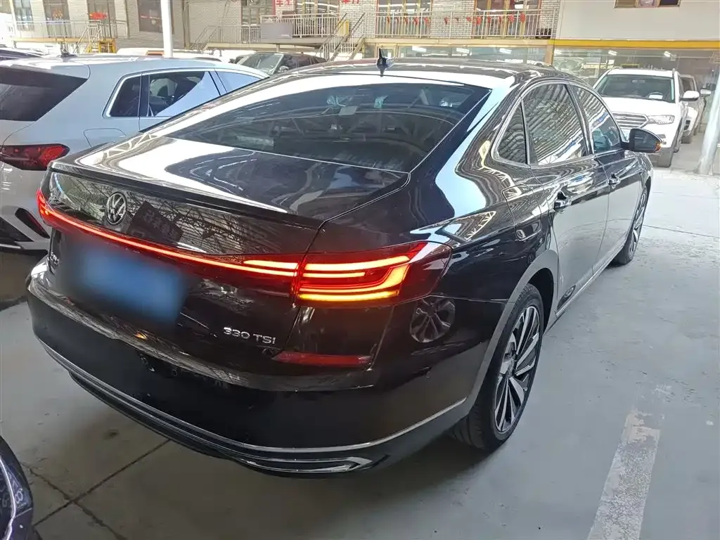 Volkswagen Passat — фото 10