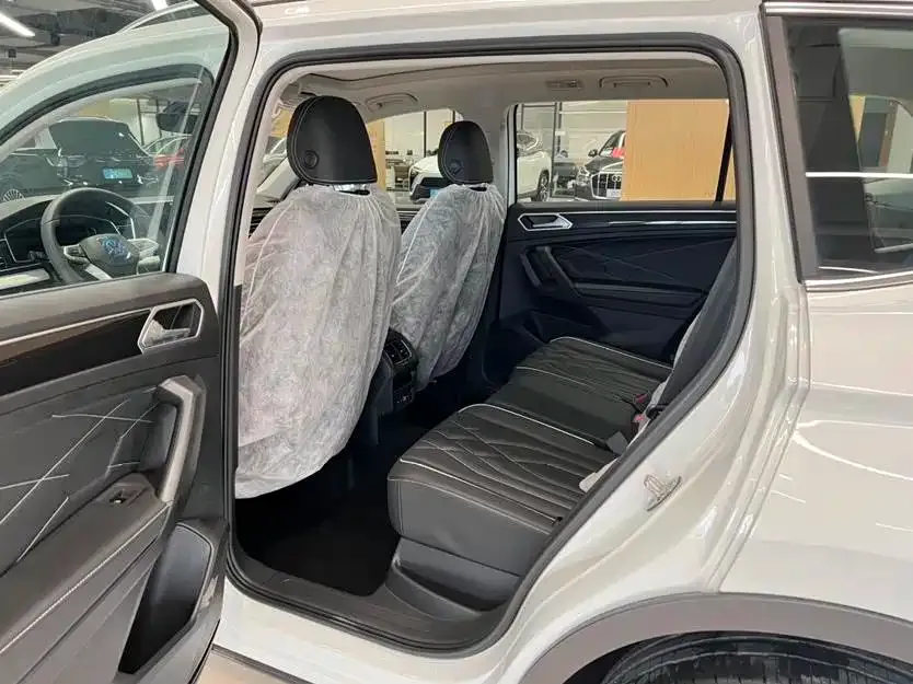 Volkswagen Tiguan L New Energy — фото 10