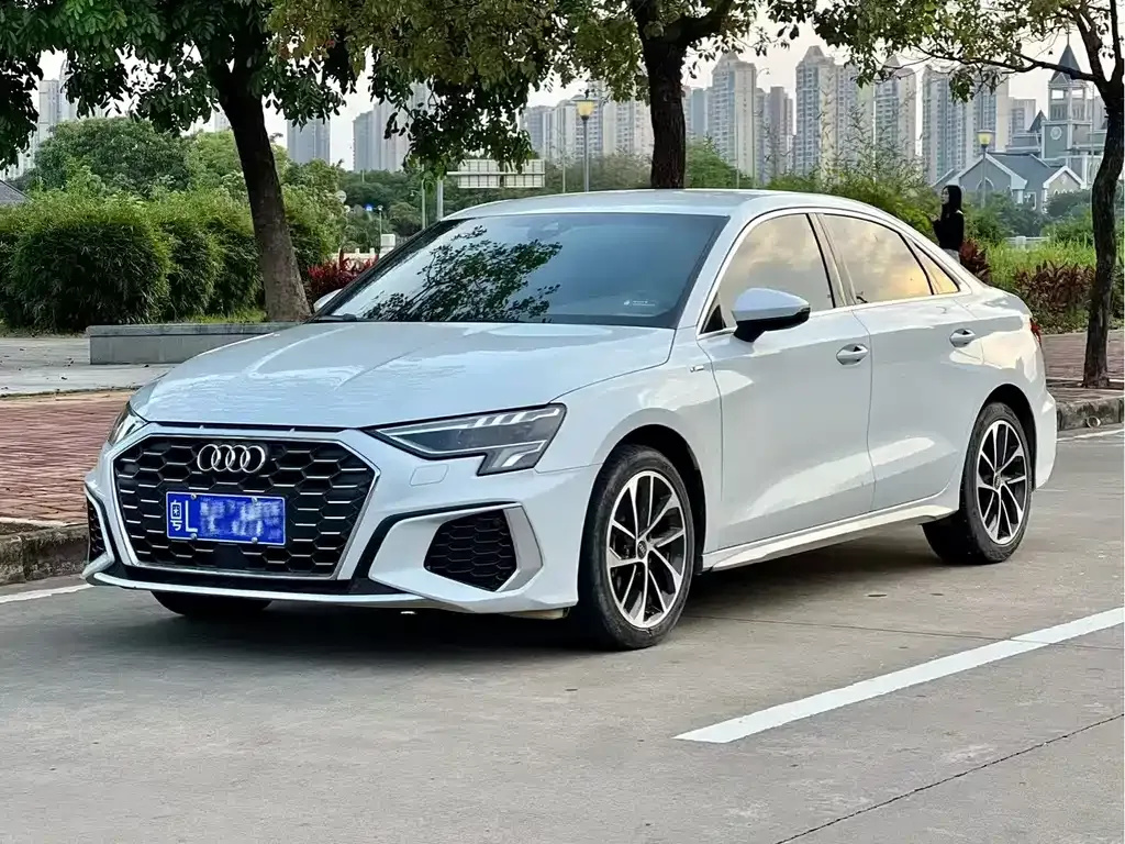 Audi A3 — фото 1