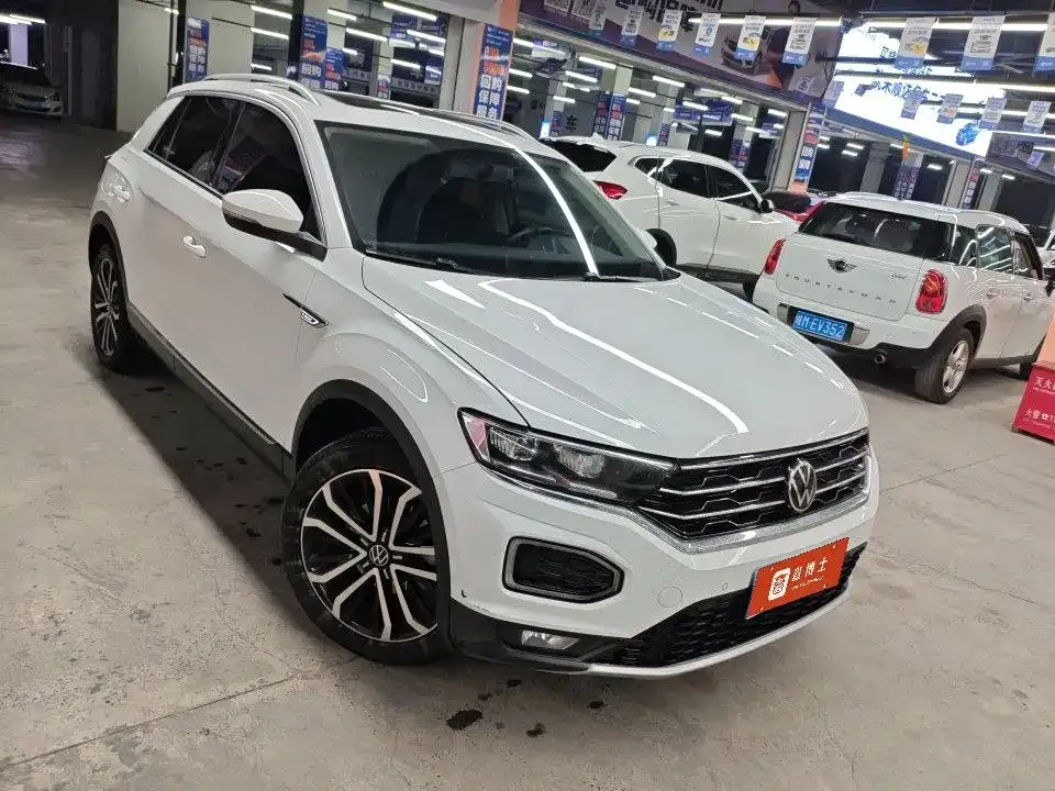 Volkswagen T-Roc — фото 2