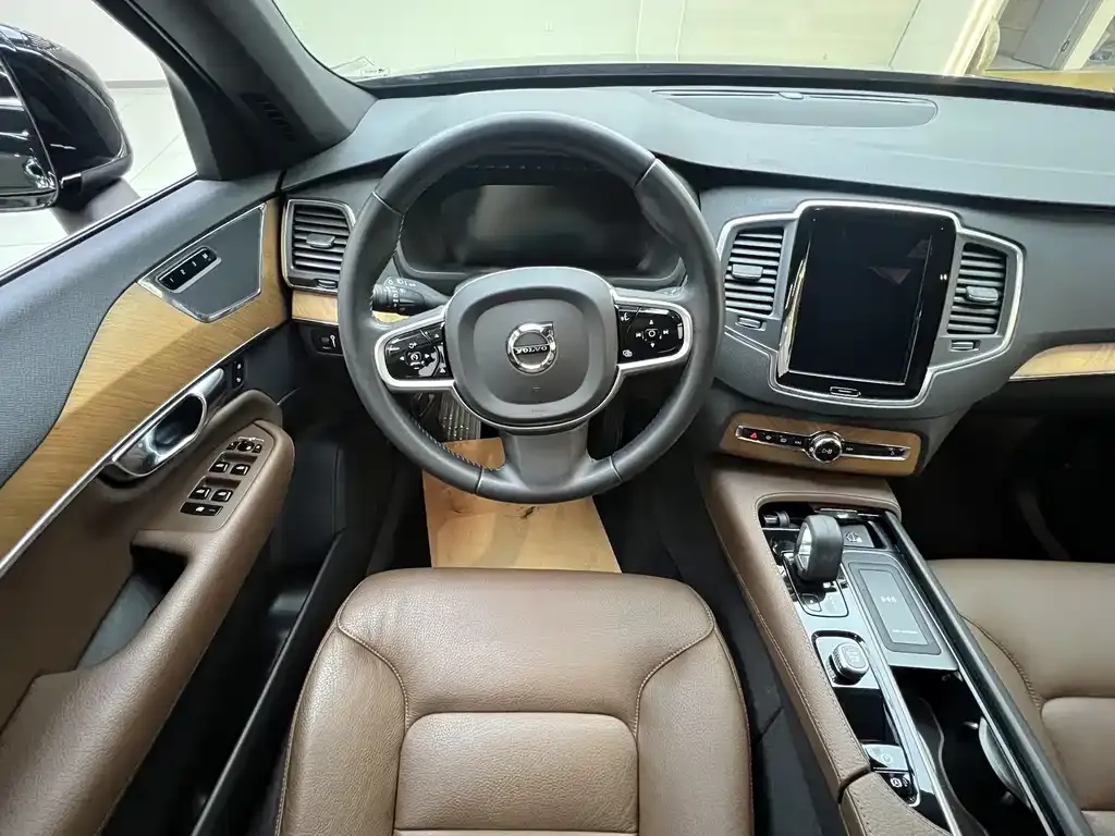Volvo XC90 — фото 4