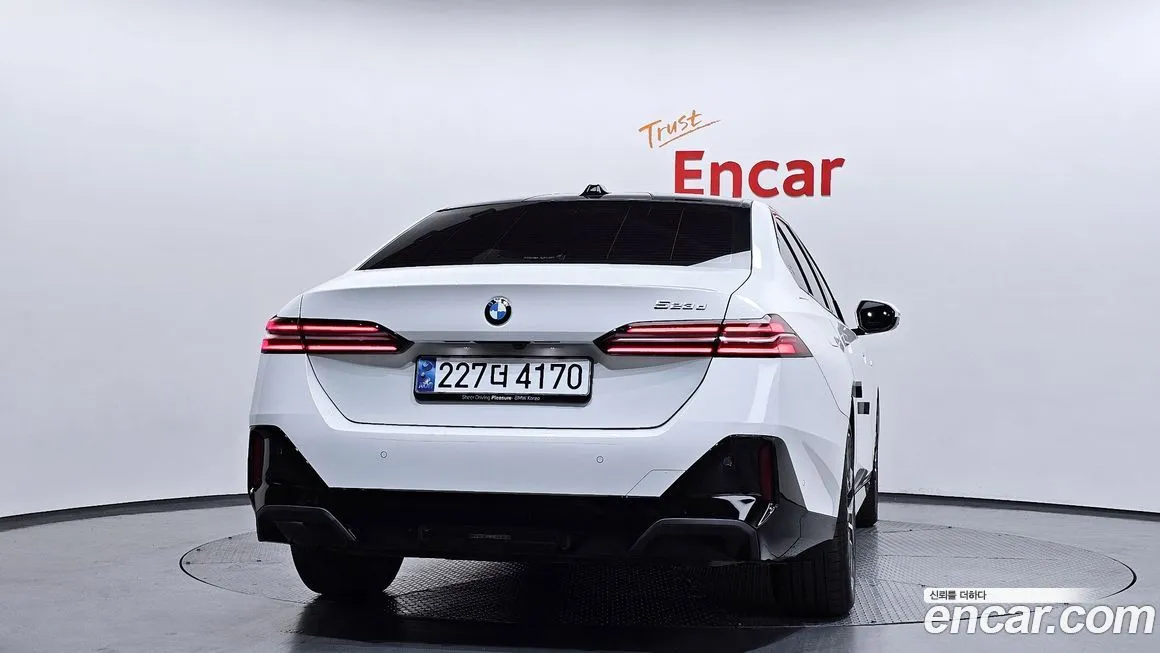BMW 5-Series 2025 из KR, фото 3