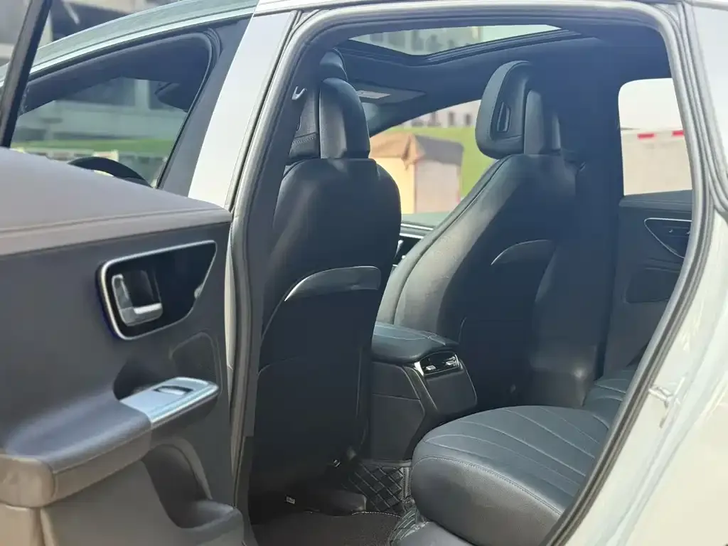 Mercedes-Benz EQE 2023 из CN, фото 2