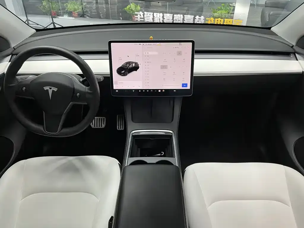Tesla Model Y — фото 7