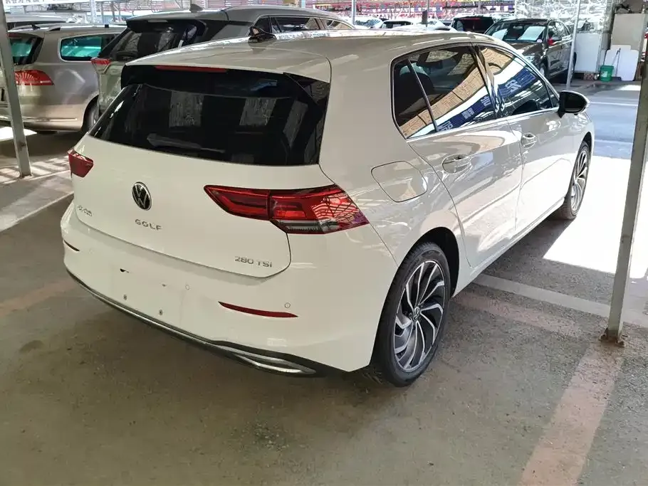 Volkswagen Golf 2022 из CN, фото 10