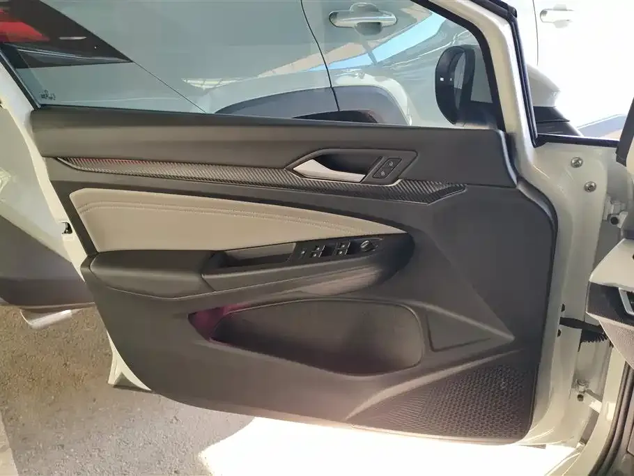 Volkswagen Golf 2022 из CN, фото 5