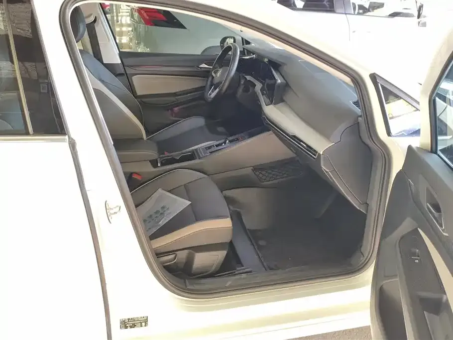 Volkswagen Golf 2022 из CN, фото 3