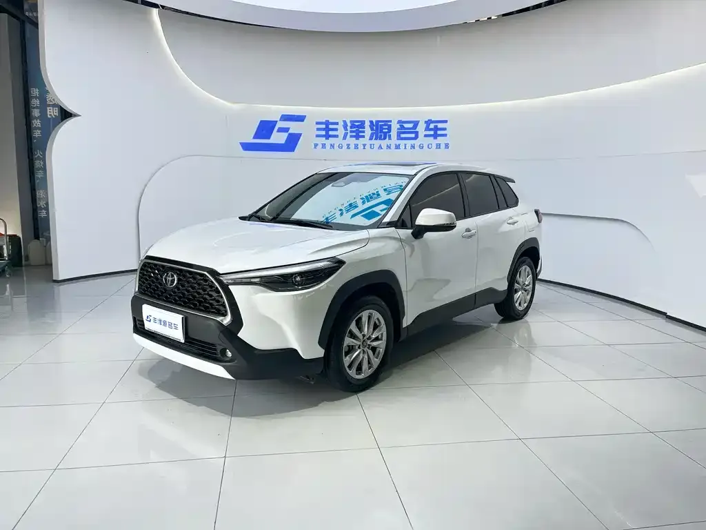 Toyota Corolla Cross — фото 1