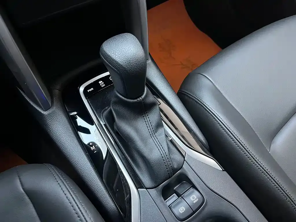 Toyota Corolla Cross — фото 10