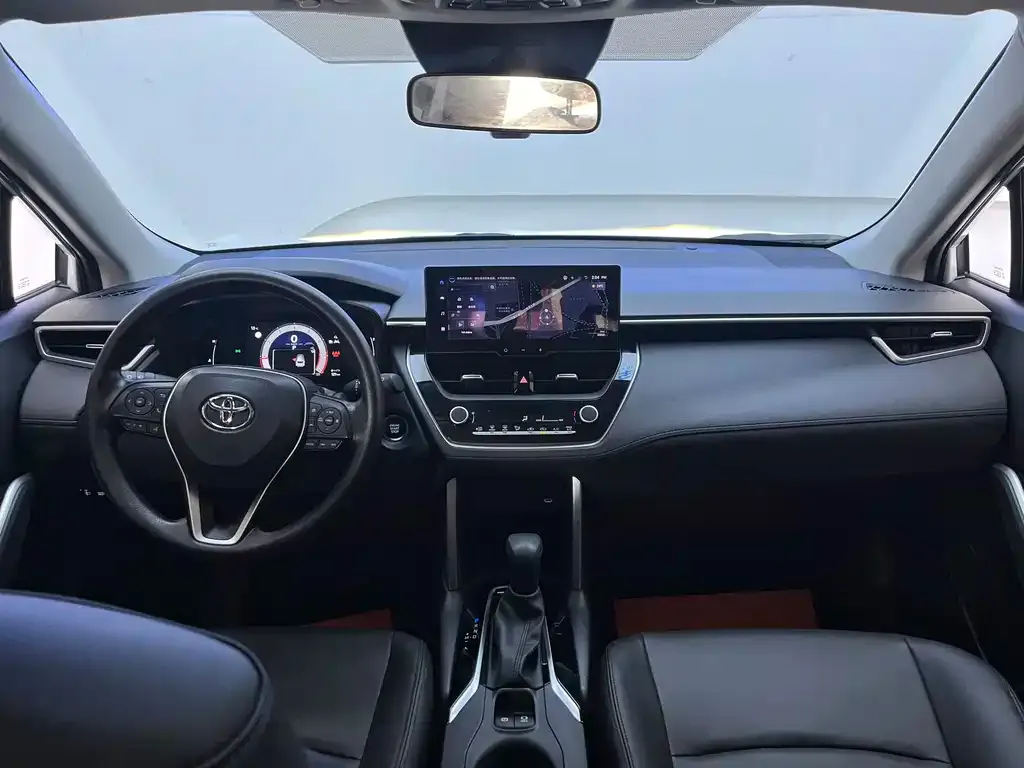 Toyota Corolla Cross — фото 4