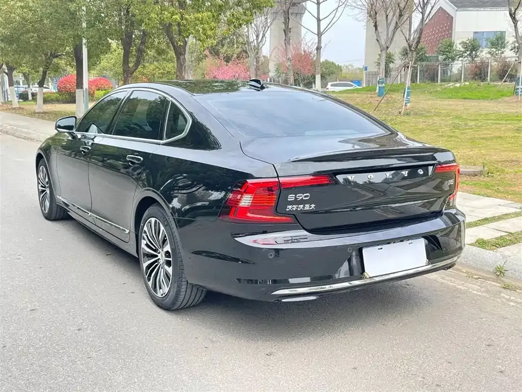 Volvo S90 — фото 8