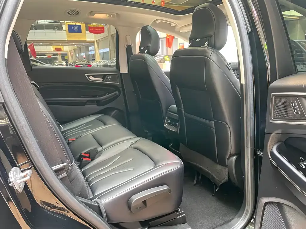 Ford Edge — фото 7