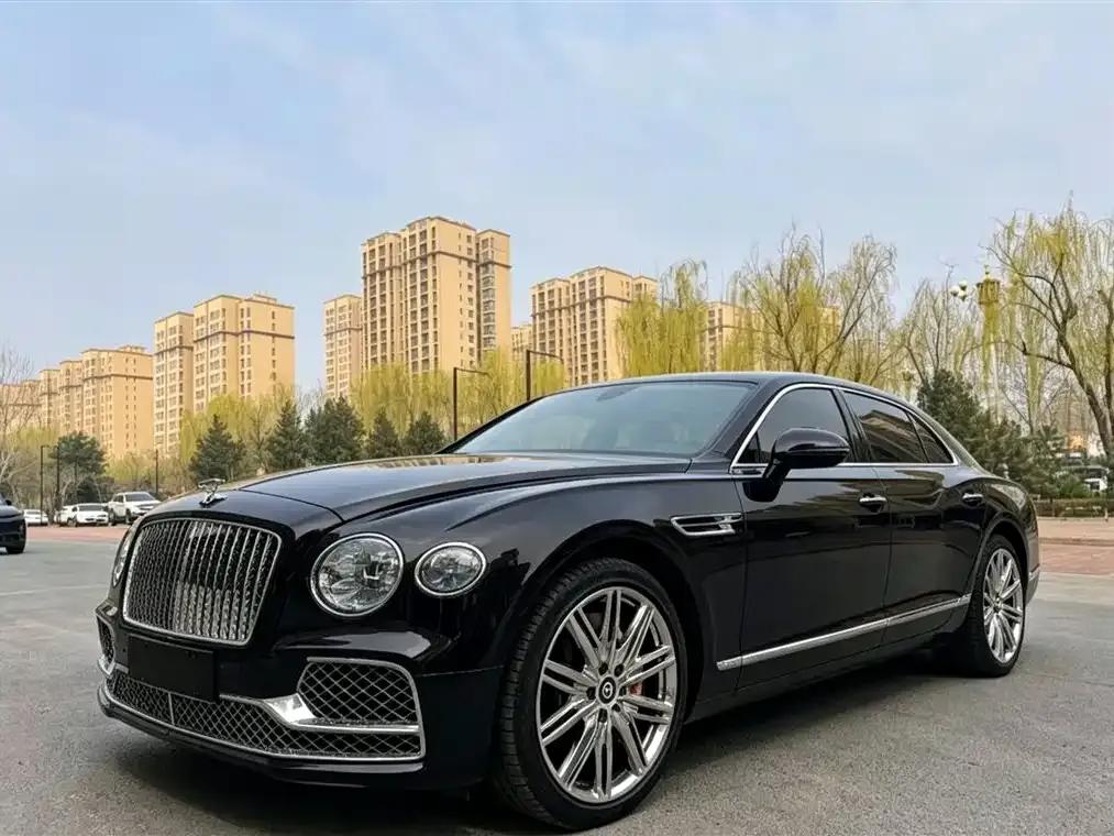 Bentley Flying Spur — фото 1