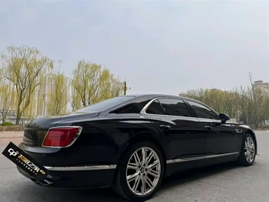 Bentley Flying Spur — фото 8