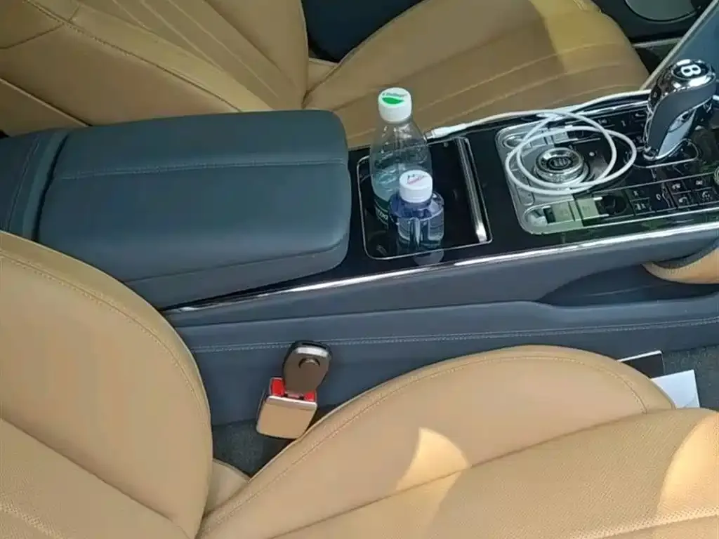Bentley Flying Spur — фото 4