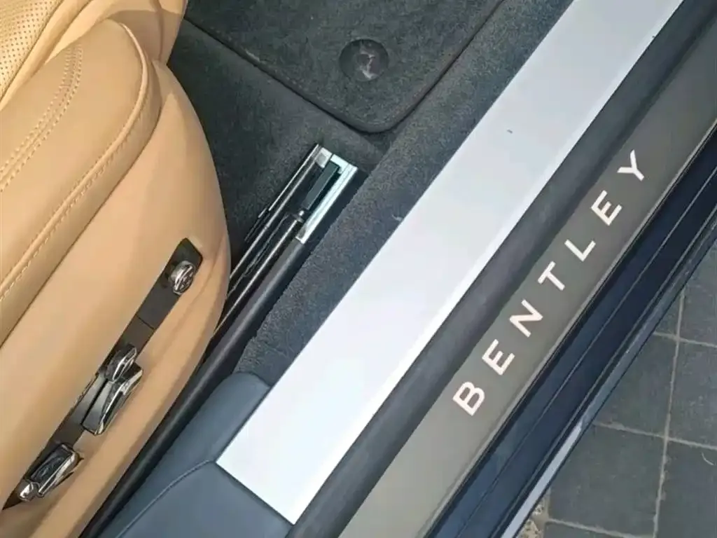 Bentley Flying Spur — фото 5