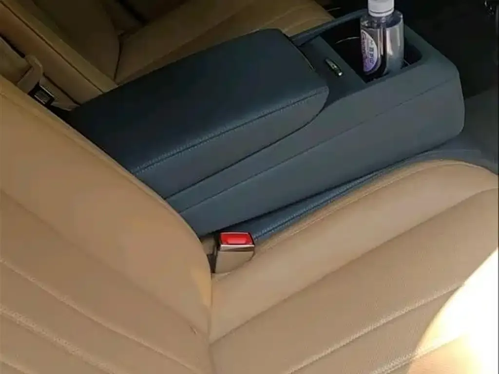 Bentley Flying Spur — фото 6