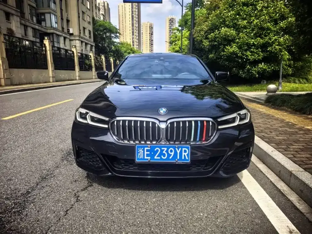 BMW 5 Series — фото 9