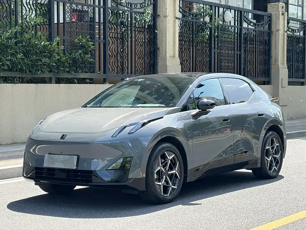 Lynk & Co Z20