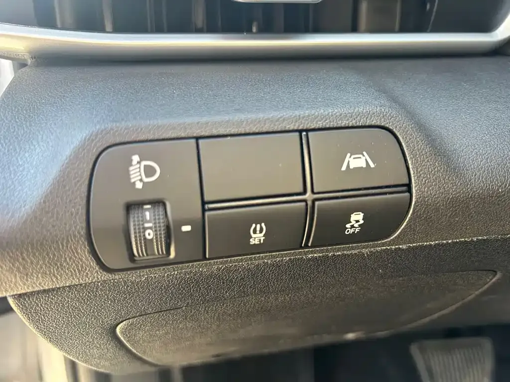 Hyundai Elantra — фото 10