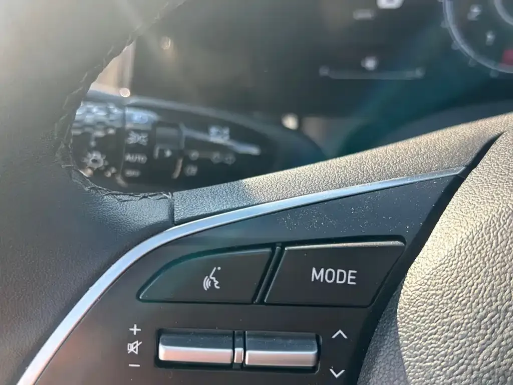 Hyundai Elantra — фото 7