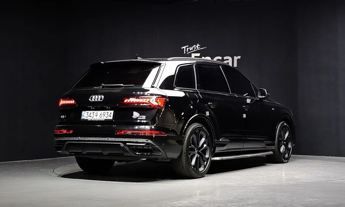 Audi Q7 2022 из KR, фото 6