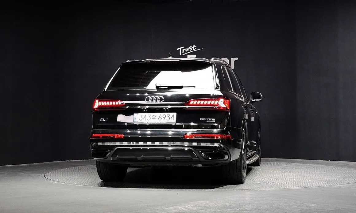 Audi Q7 2022 из KR, фото 3