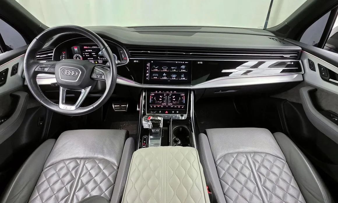 Audi Q7 2022 из KR, фото 2
